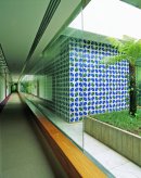 Painel de azulejos (obra removida para o 4° andar em 2009), Jardins internos, Palácio do Planalto,. <em>Foto: Foto Tuca Reinés</em>